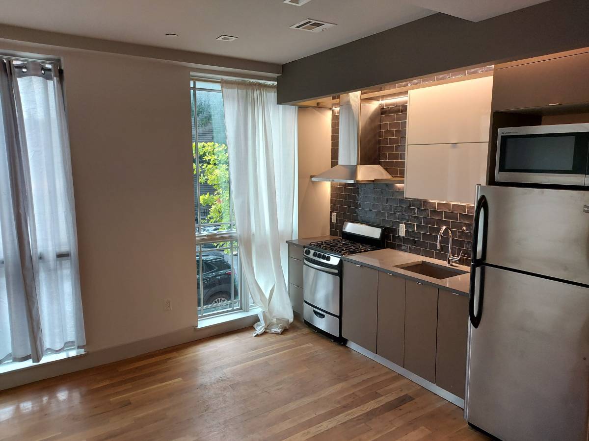 $2990 / 2br – No fee!Awesome 2 bedroom apartment